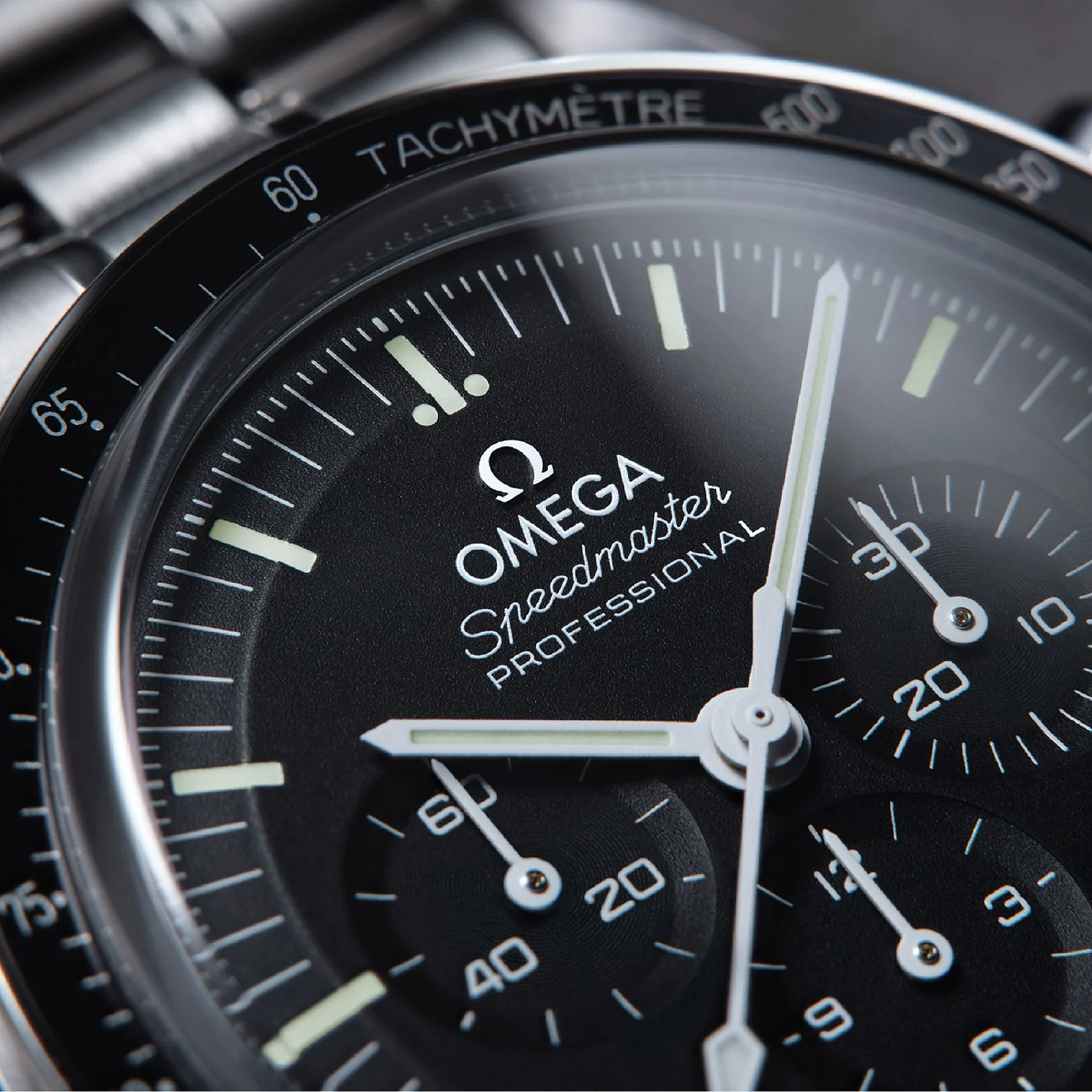 OMEGA Speedmaster Racing
