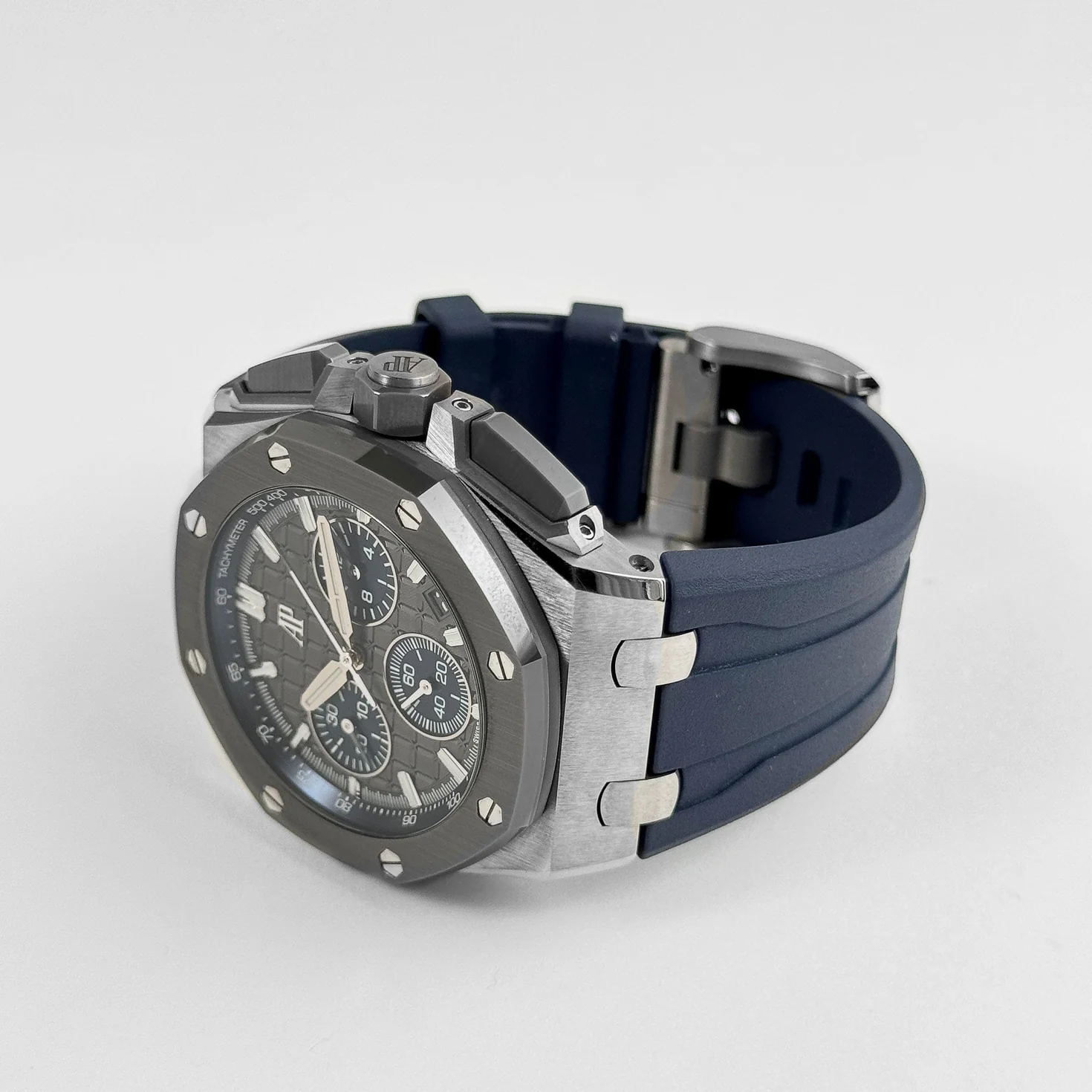 Audemars Piguet Royal Oak Offshore 26420IO.OO.A009CA.01 Automatický chronograf Titánová šedá ciferník (2021)