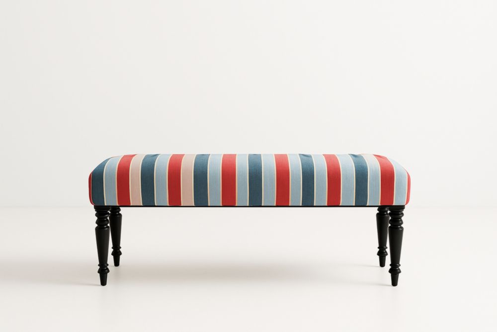 Panca fondo letto imbottita a strisce in tessuto multicolore con gambe in legno