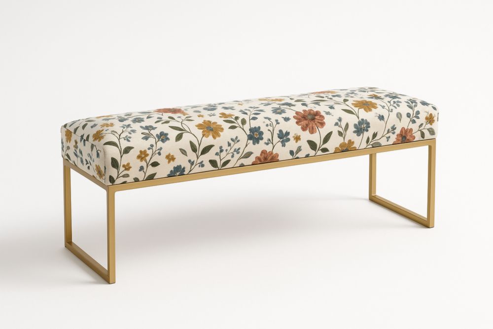Panca fondo letto imbottita in tessuto floreale multicolore con struttura in metallo dorato