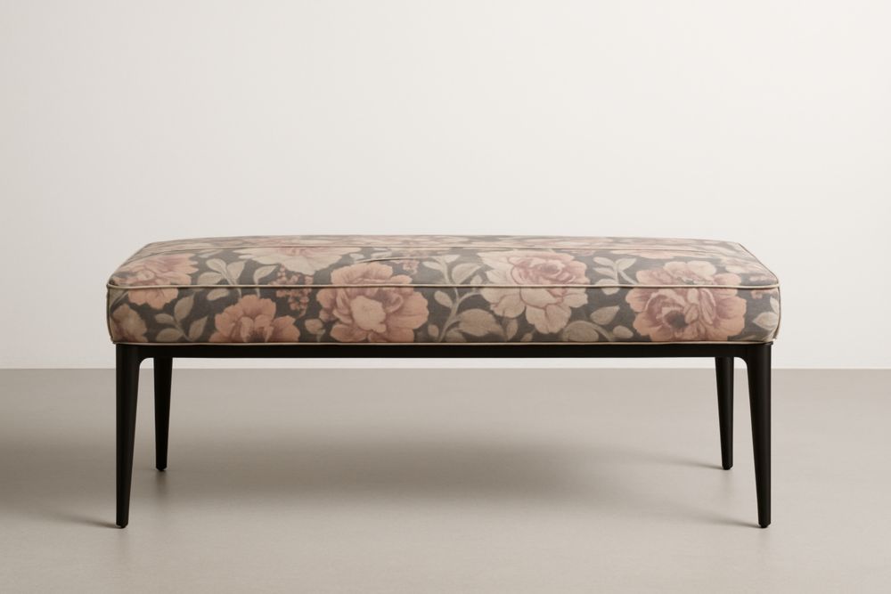 Panca fondo letto imbottita in tessuto floreale multicolore con gambe in legno