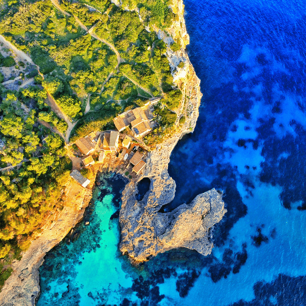 Dominican Republic eSIM – aerial view of rocky coastline and turquoise Caribbean sea, travel eSIM for Dominican Republic

