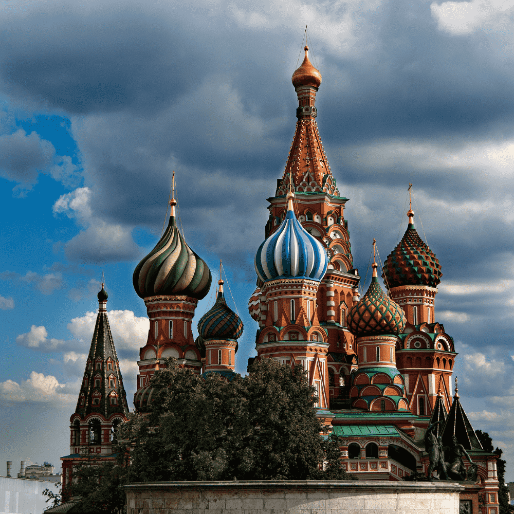 Russia eSIM – Saint Basil's Cathedral with colorful onion domes on Red Square in Moscow, travel eSIM for Russia
