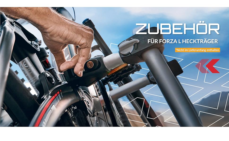 Il testo recita &laquo;ZUBEH&Ouml;R&raquo;. Primo piano delle mani che regolano i componenti della bicicletta su sfondo blu con elementi tecnici.