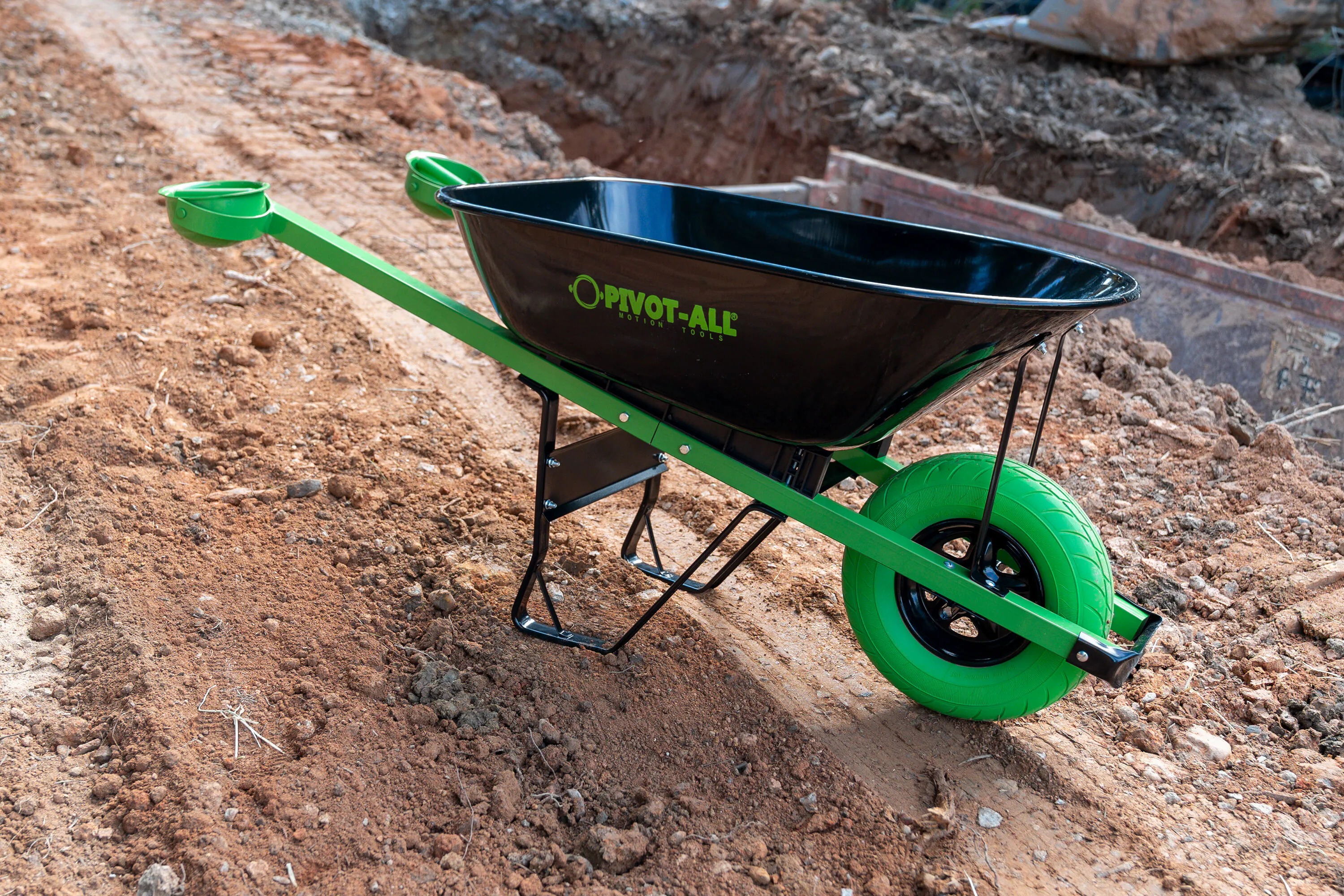 Single-wheel steel hand truck with puncture-resistant tires