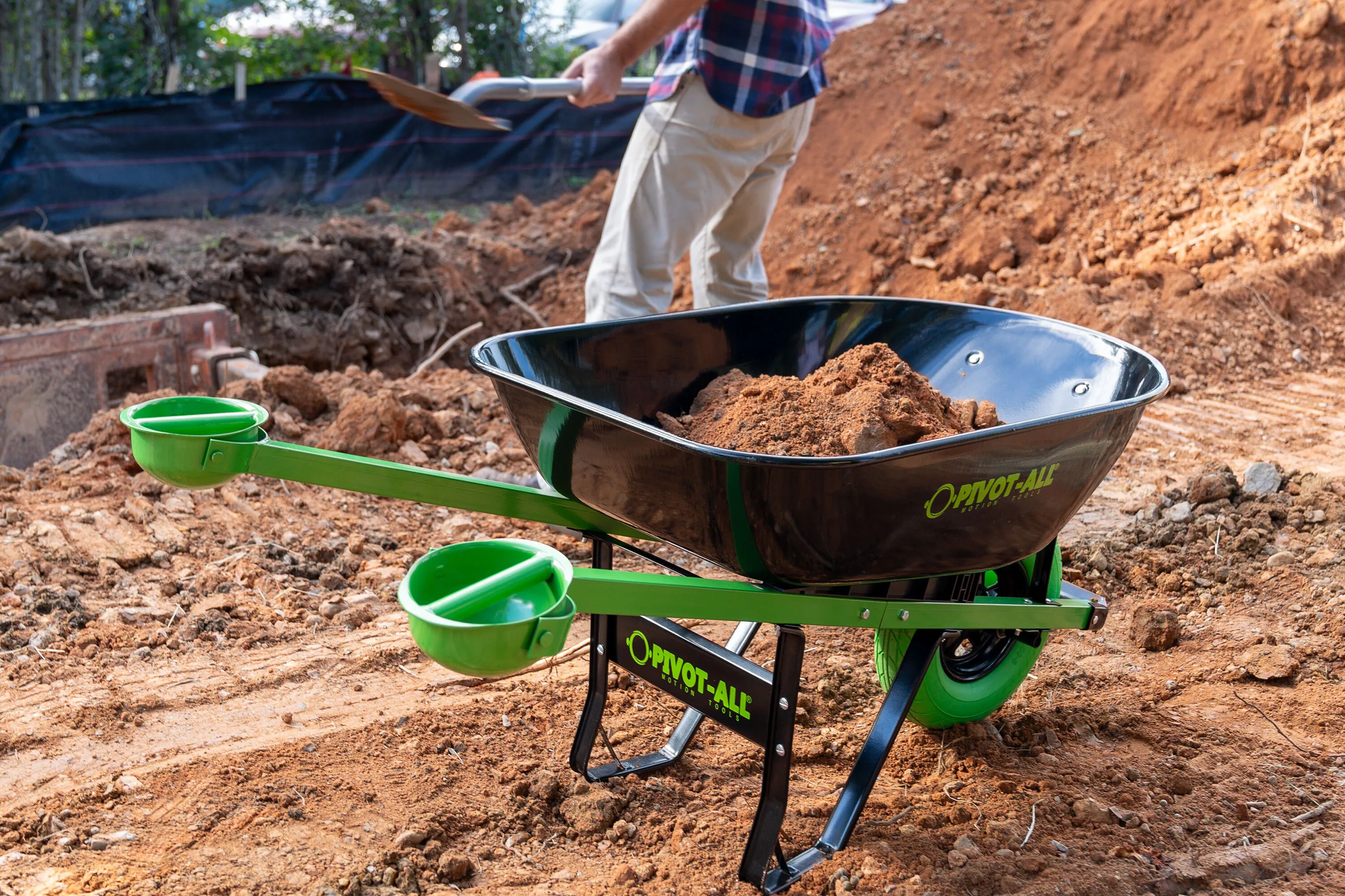 Single-wheel steel hand truck with puncture-resistant tires