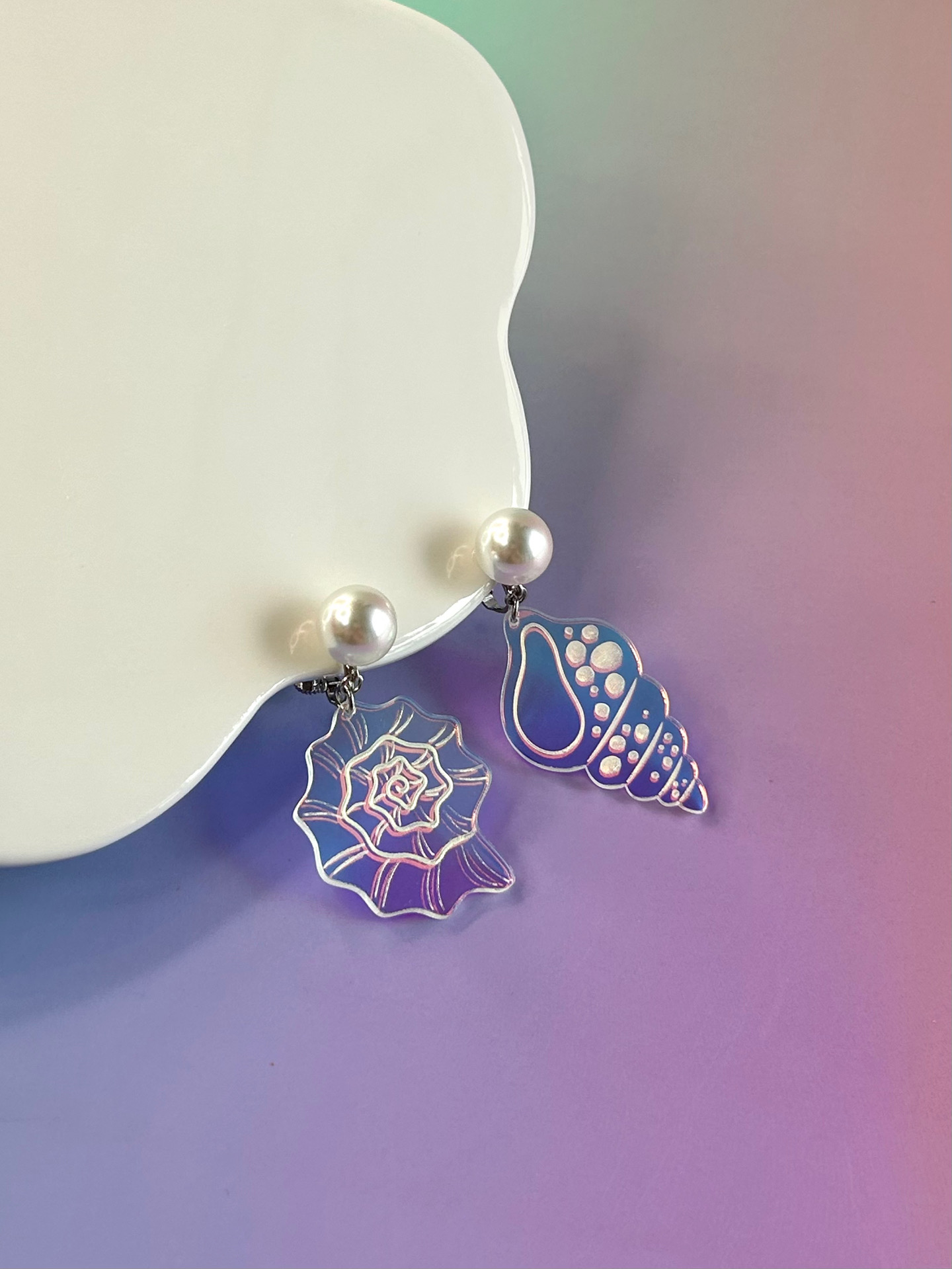 Maladoxo Acrylic Handmade Pearl Conch Holiday Earrings