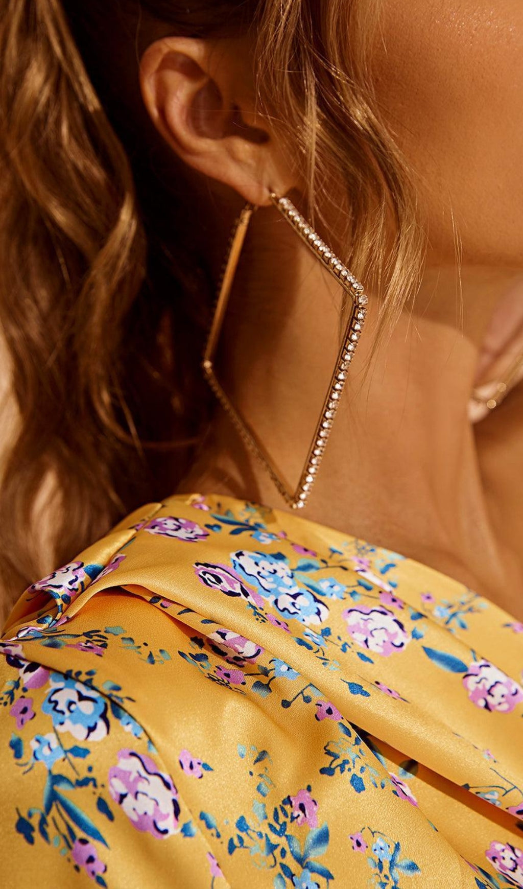 Nonias DIAMOND EARRINGS IN GOLD