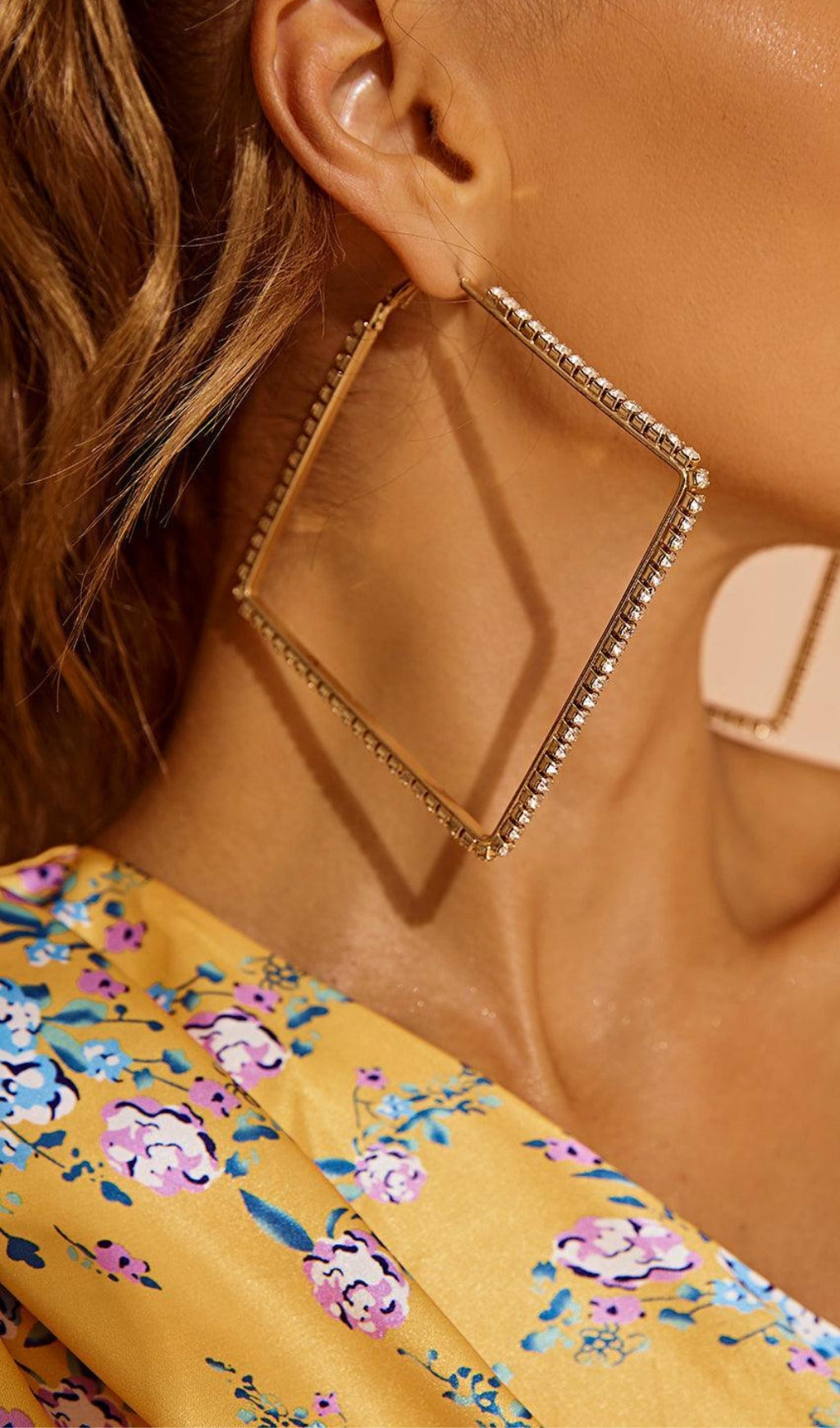 Nonias DIAMOND EARRINGS IN GOLD