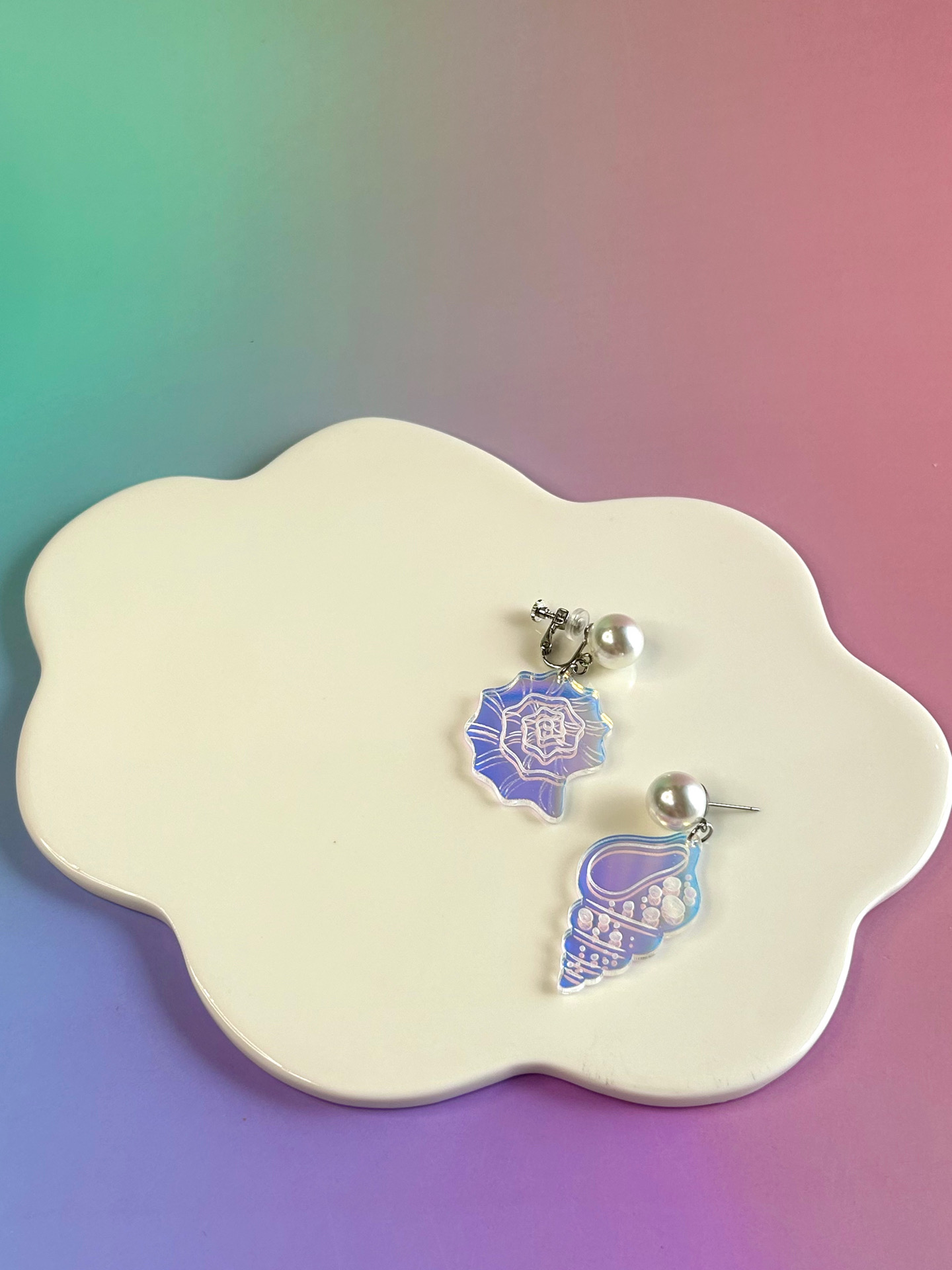 Maladoxo Acrylic Handmade Pearl Conch Holiday Earrings