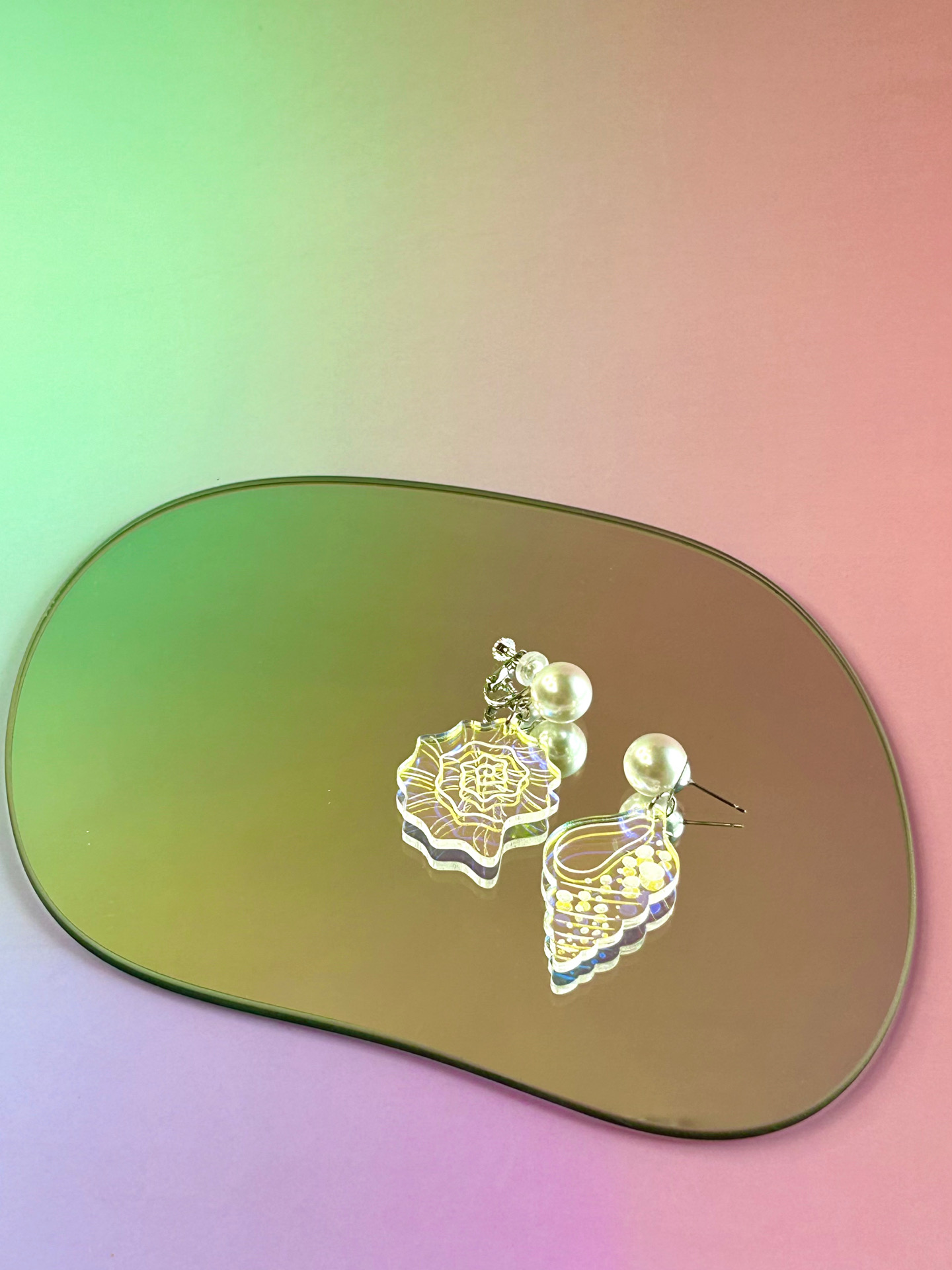 Maladoxo Acrylic Handmade Pearl Conch Holiday Earrings