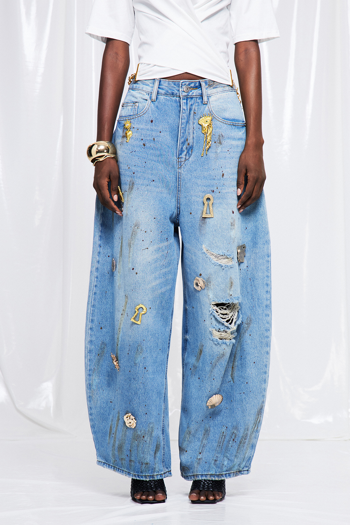 Thanko Embellished Ripped Baggy Jeans