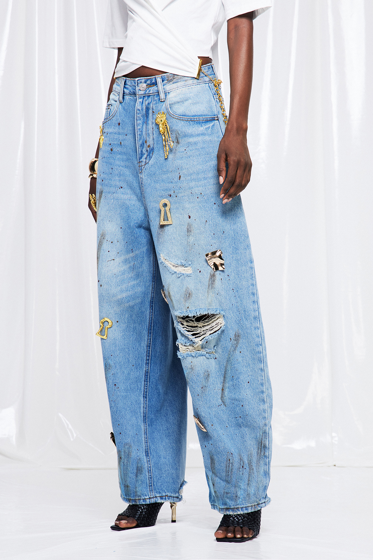 Thanko Embellished Ripped Baggy Jeans