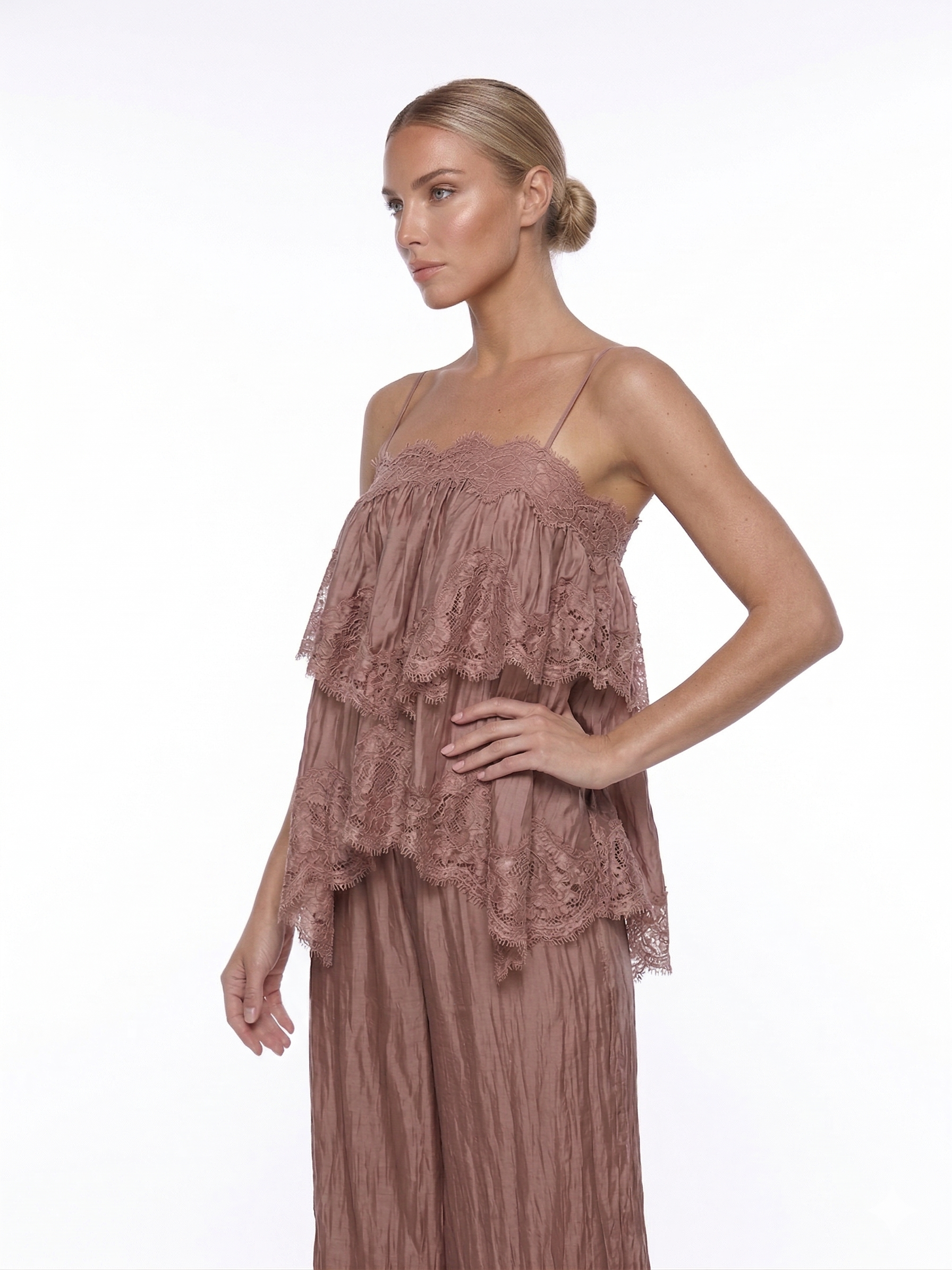 Darijus Spaghetti Ruffle Lace Top