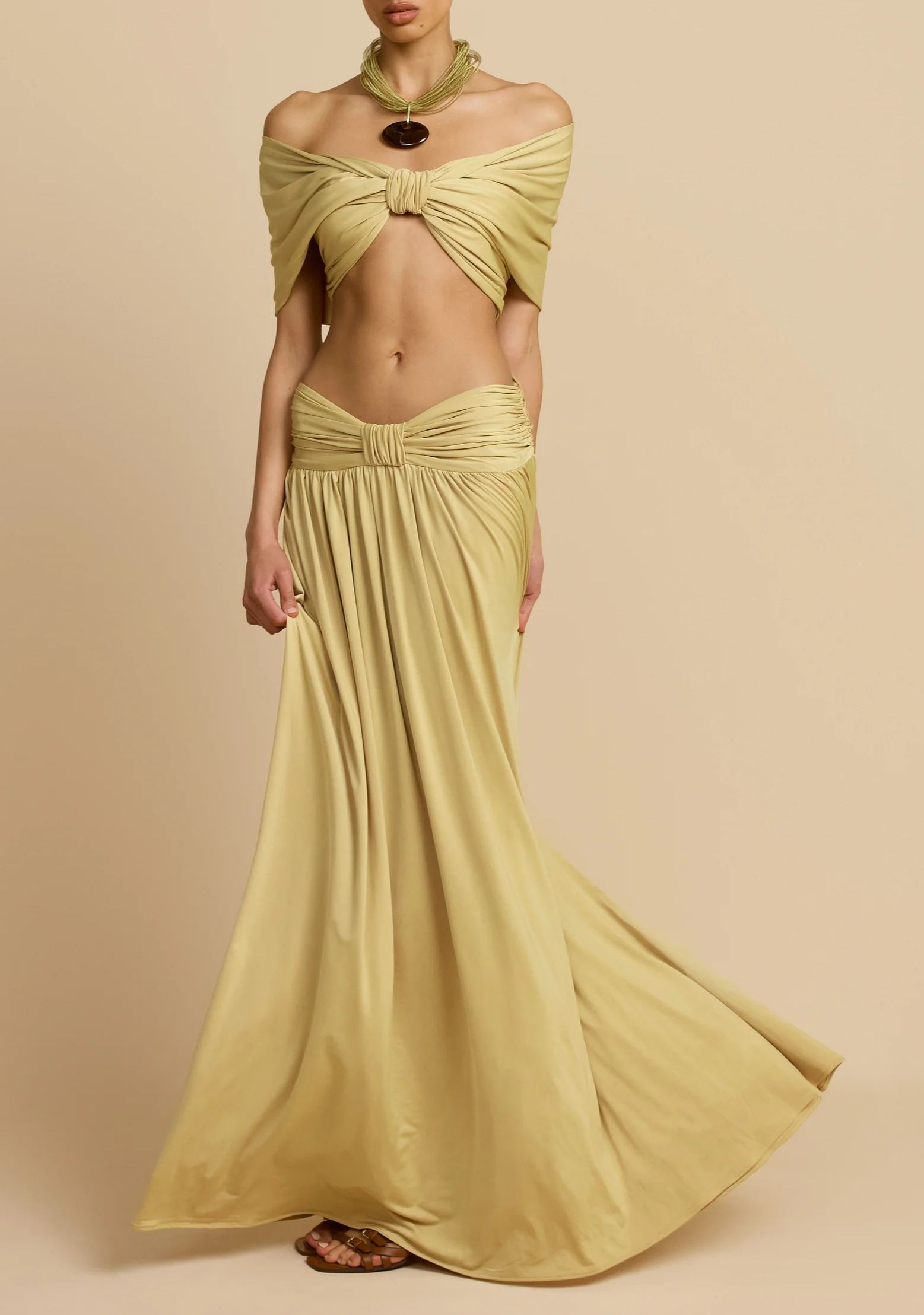 Dylis Off Shoulder Ruch Skirt Set