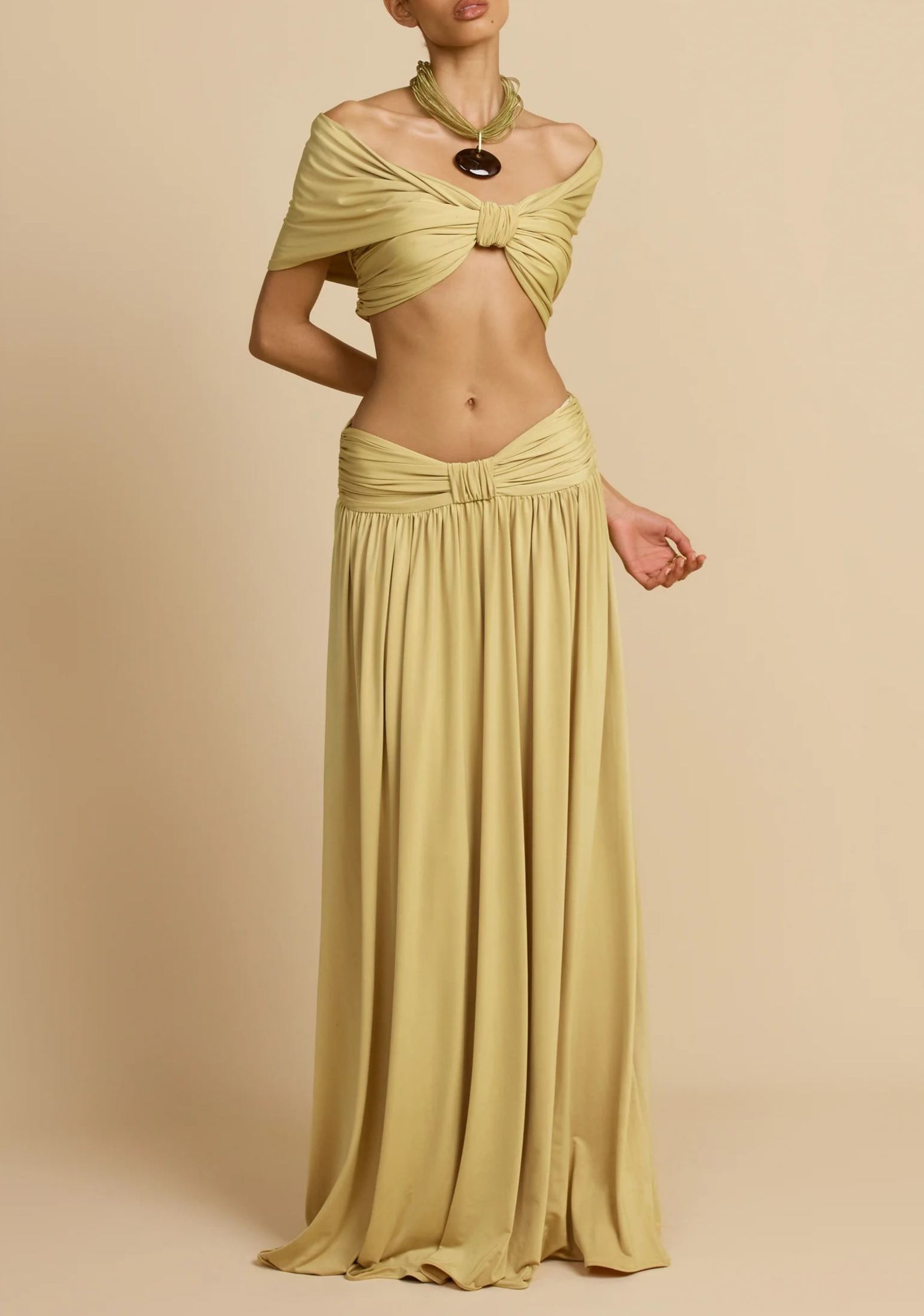 Dylis Off Shoulder Ruch Skirt Set