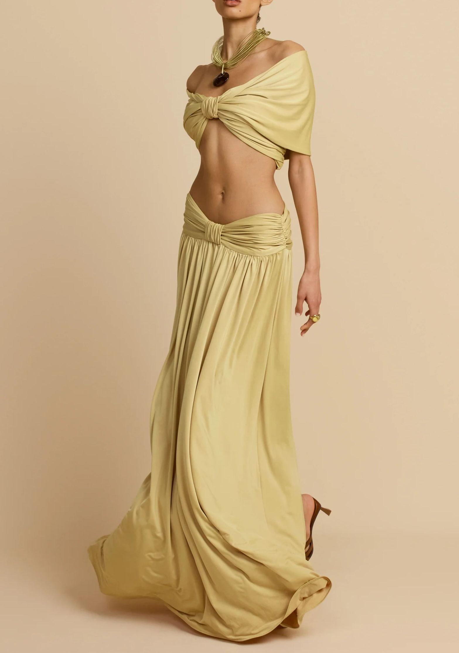 Dylis Off Shoulder Ruch Skirt Set