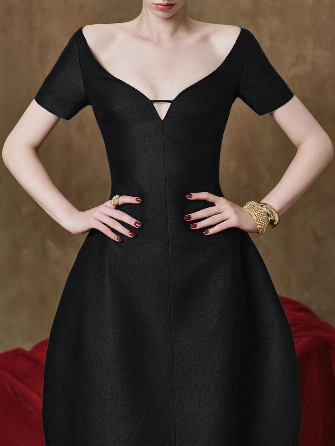 Hachiro Mermaid Plunge Midi Dress