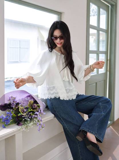 Lace Hem Relaxed Blouse