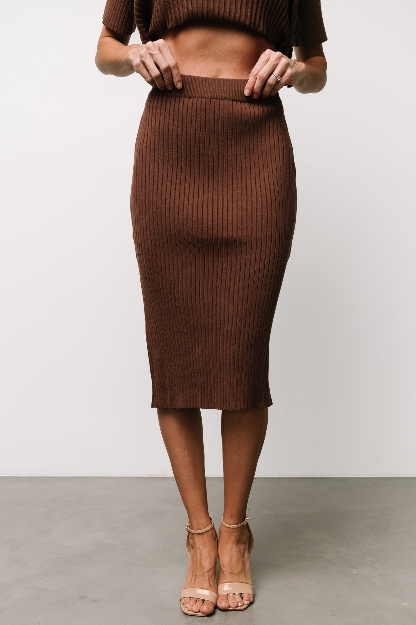 Stormi Ribbed Midi Skirt | Brown-Glamsiq