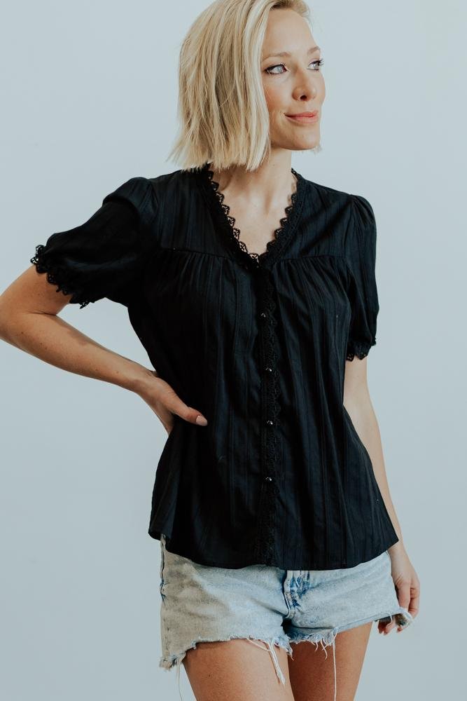 Sloane Button Top | Black-Glamsiq