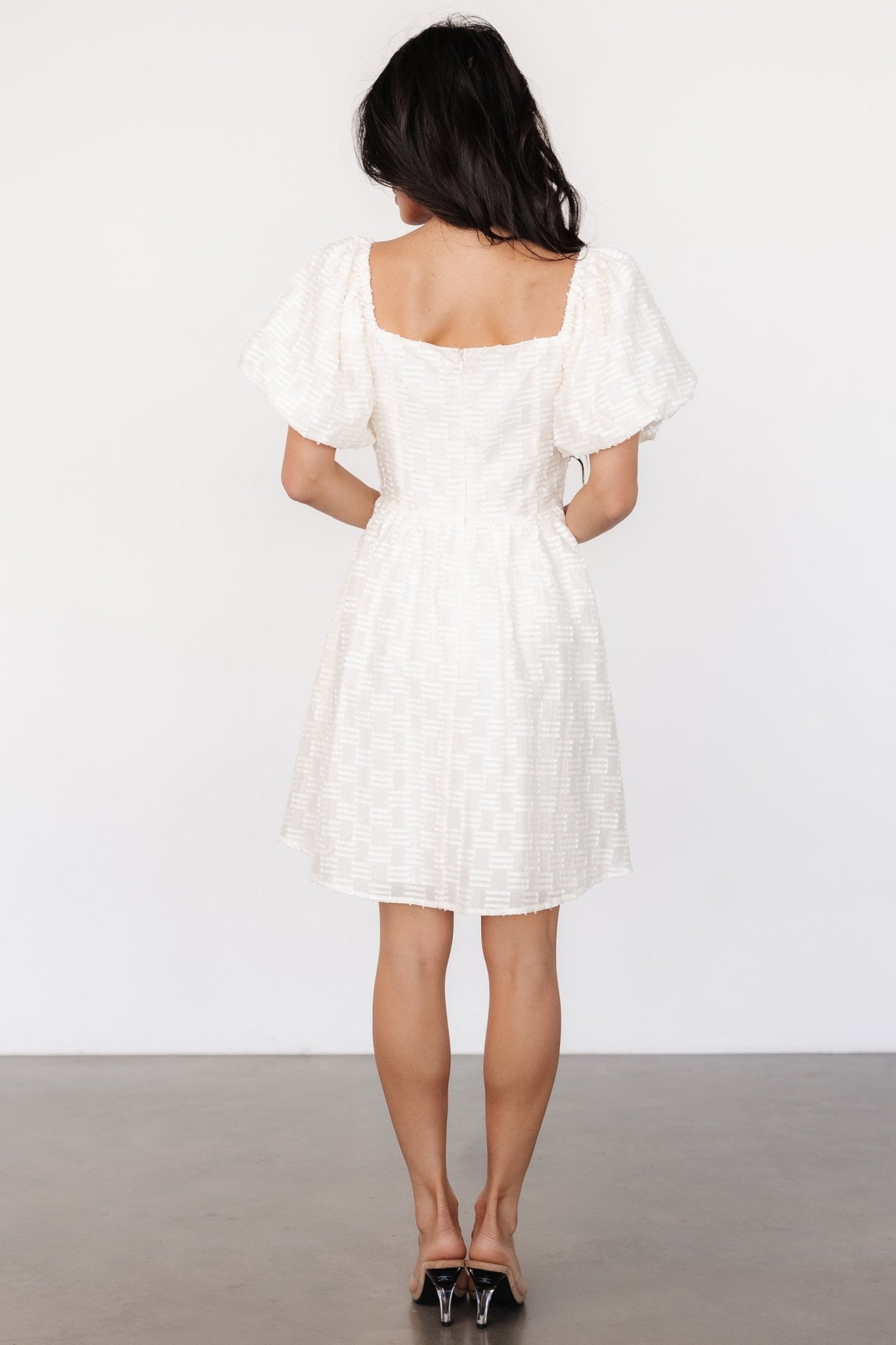Sommer Short Dress | Cream-Glamsiq