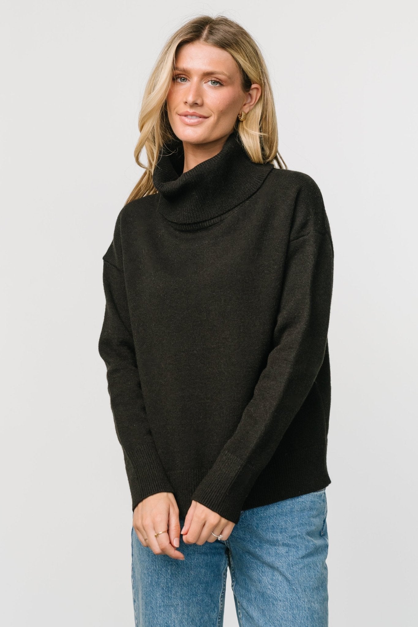 Tera Turtleneck Sweater | Black-Glamsiq