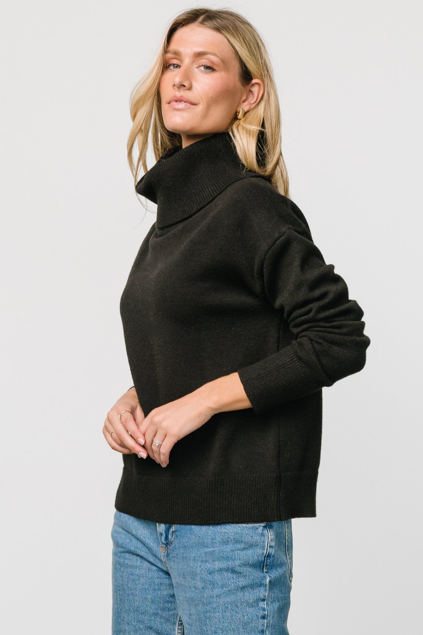 Tera Turtleneck Sweater | Black-Glamsiq
