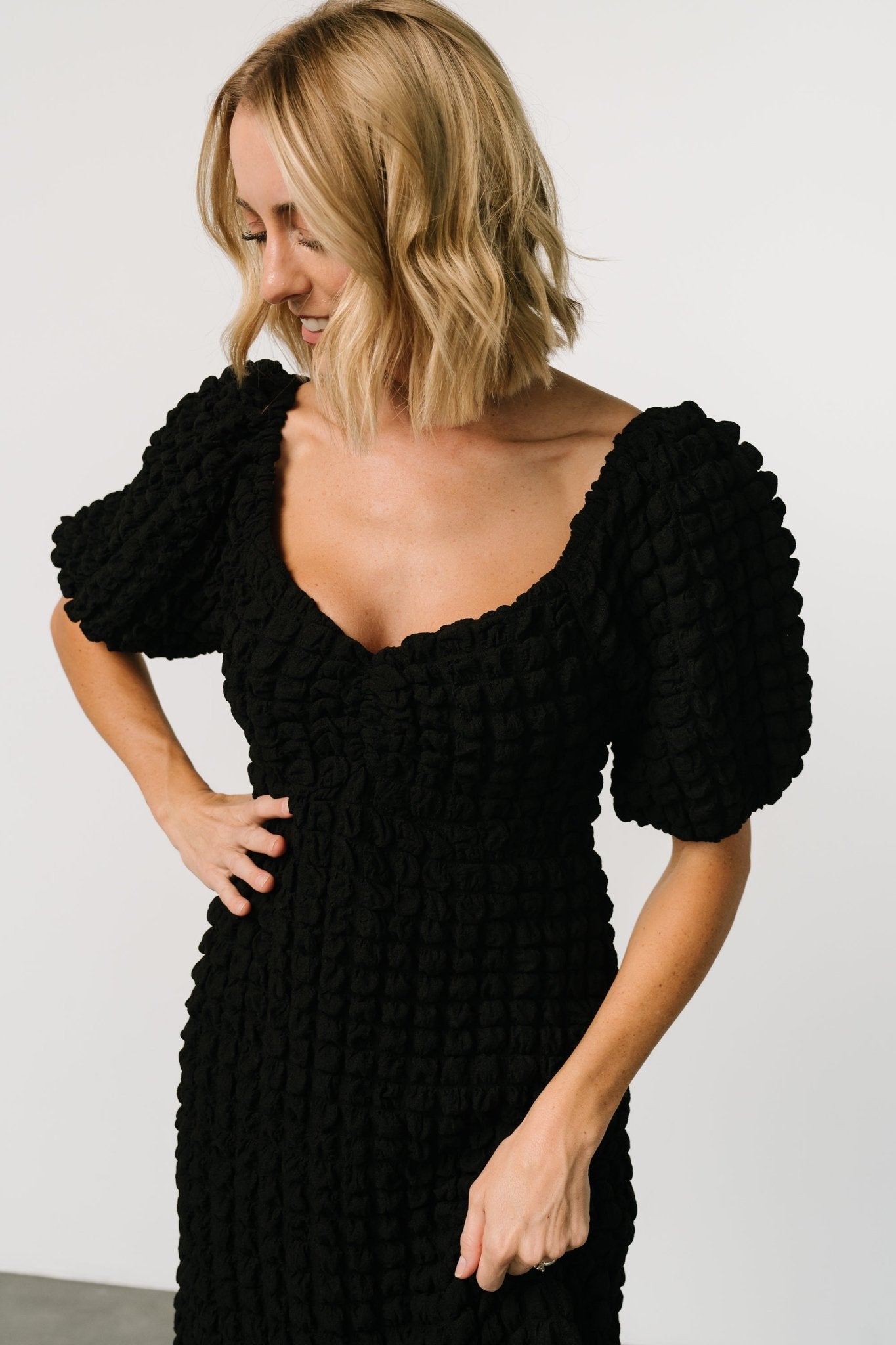 Therese Textured Dress | Black-Glamsiq