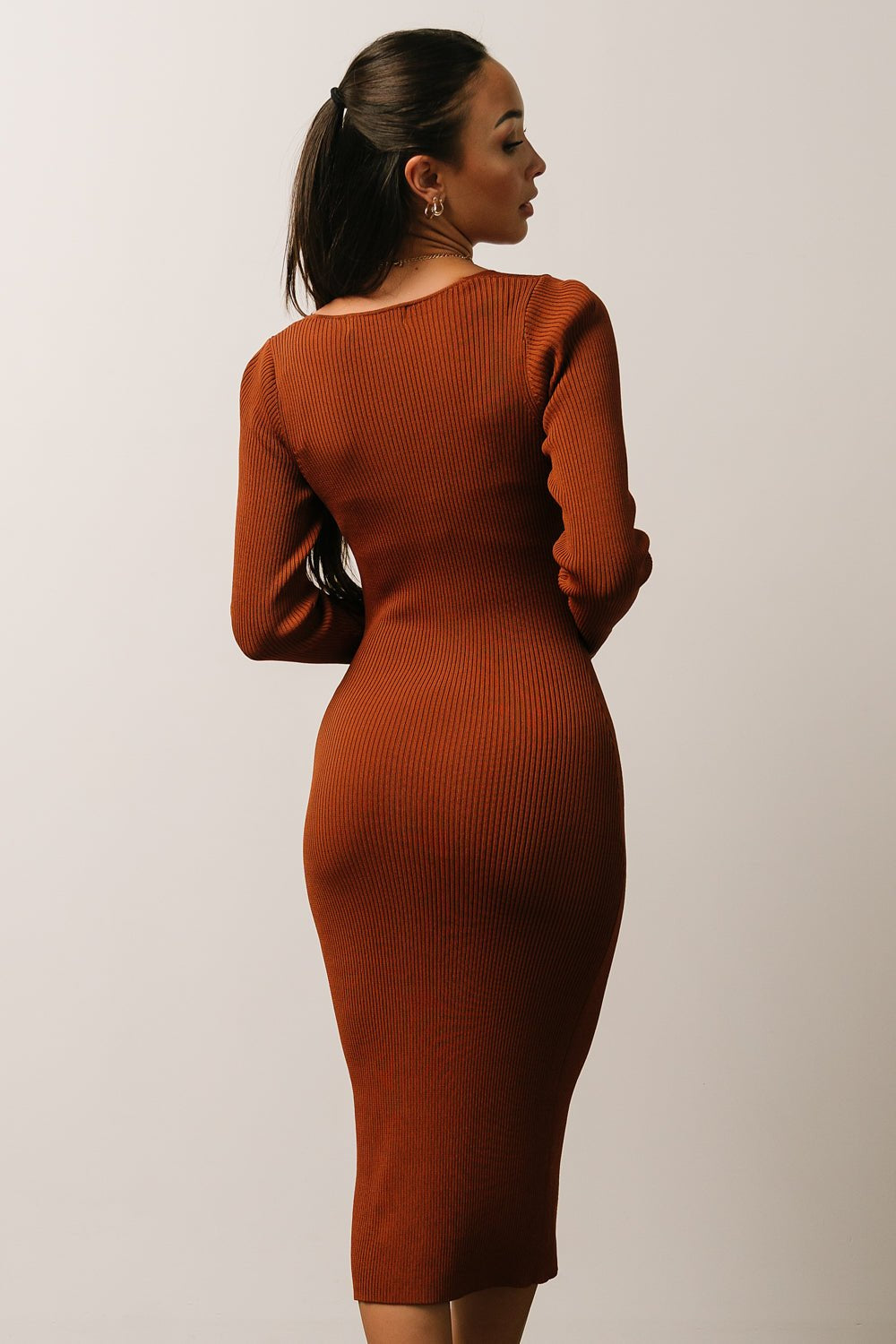 Waldorf Ribbed Midi Dress | Chestnut-Glamsiq