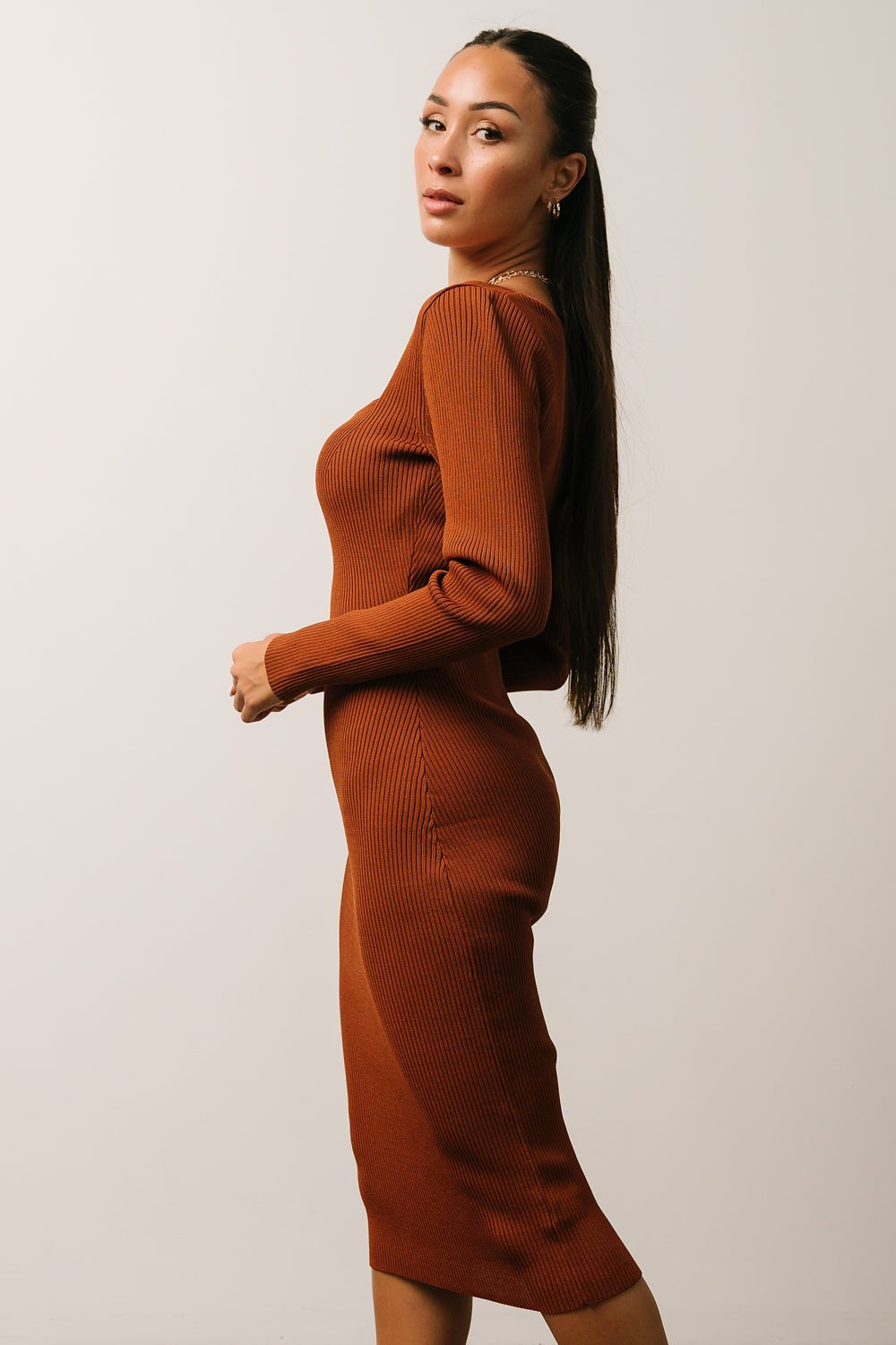 Waldorf Ribbed Midi Dress | Chestnut-Glamsiq
