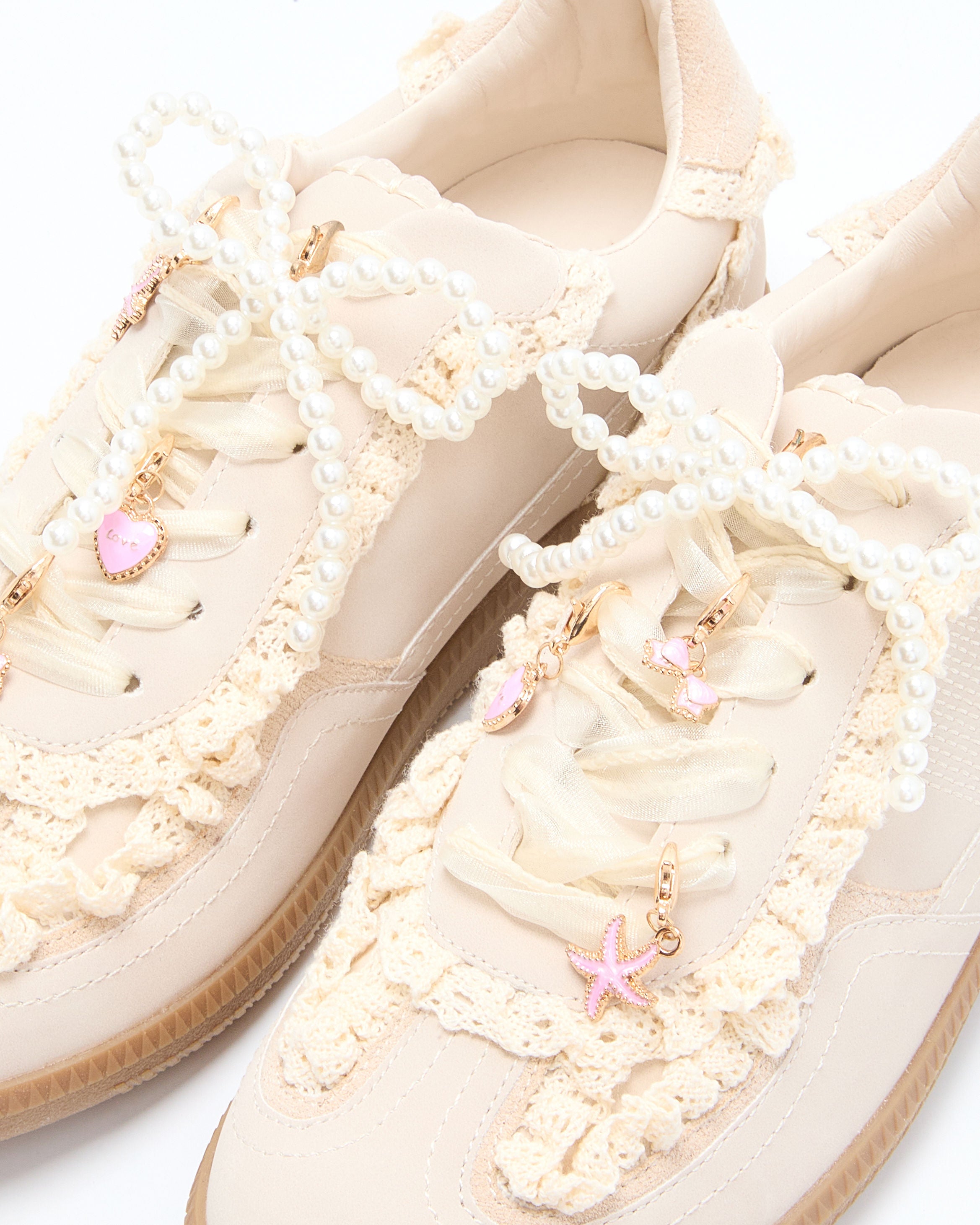 Winslet Lace And Pearl Charm Sneakers-chiciza