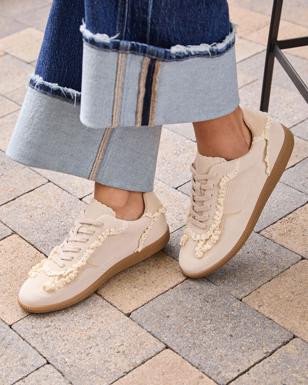 Winslet Lace And Pearl Charm Sneakers-chiciza