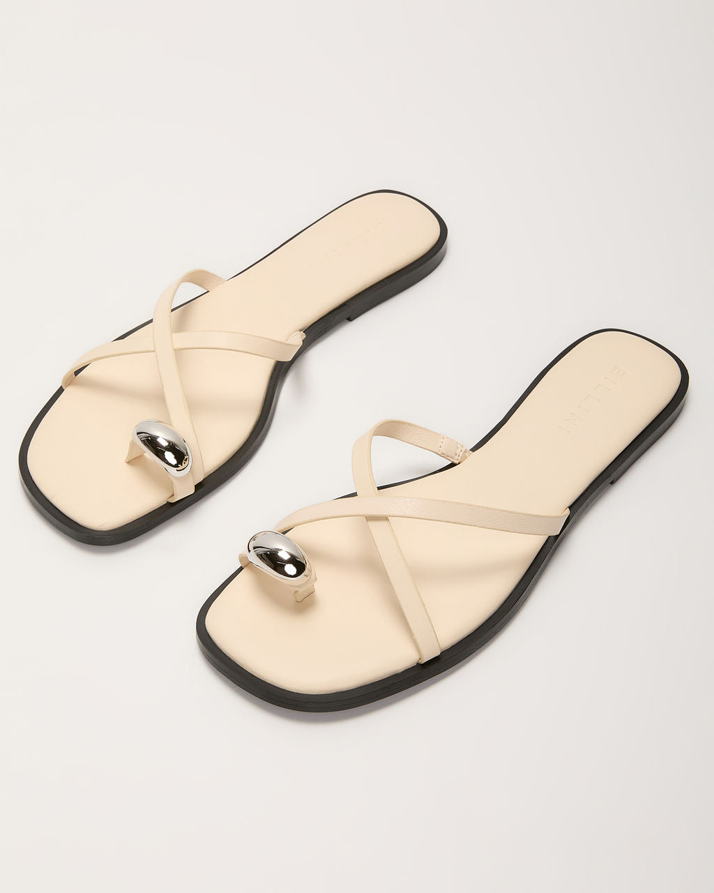 Poppie Toe Ring Sandals-chiciza
