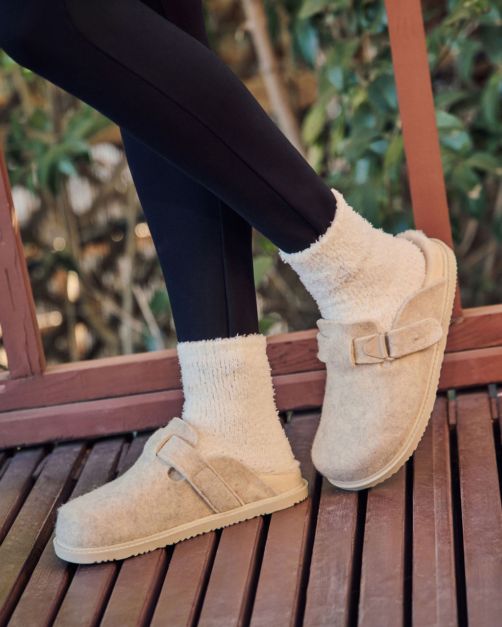 Winter Hearth Sherpa Lined Mules-chiciza