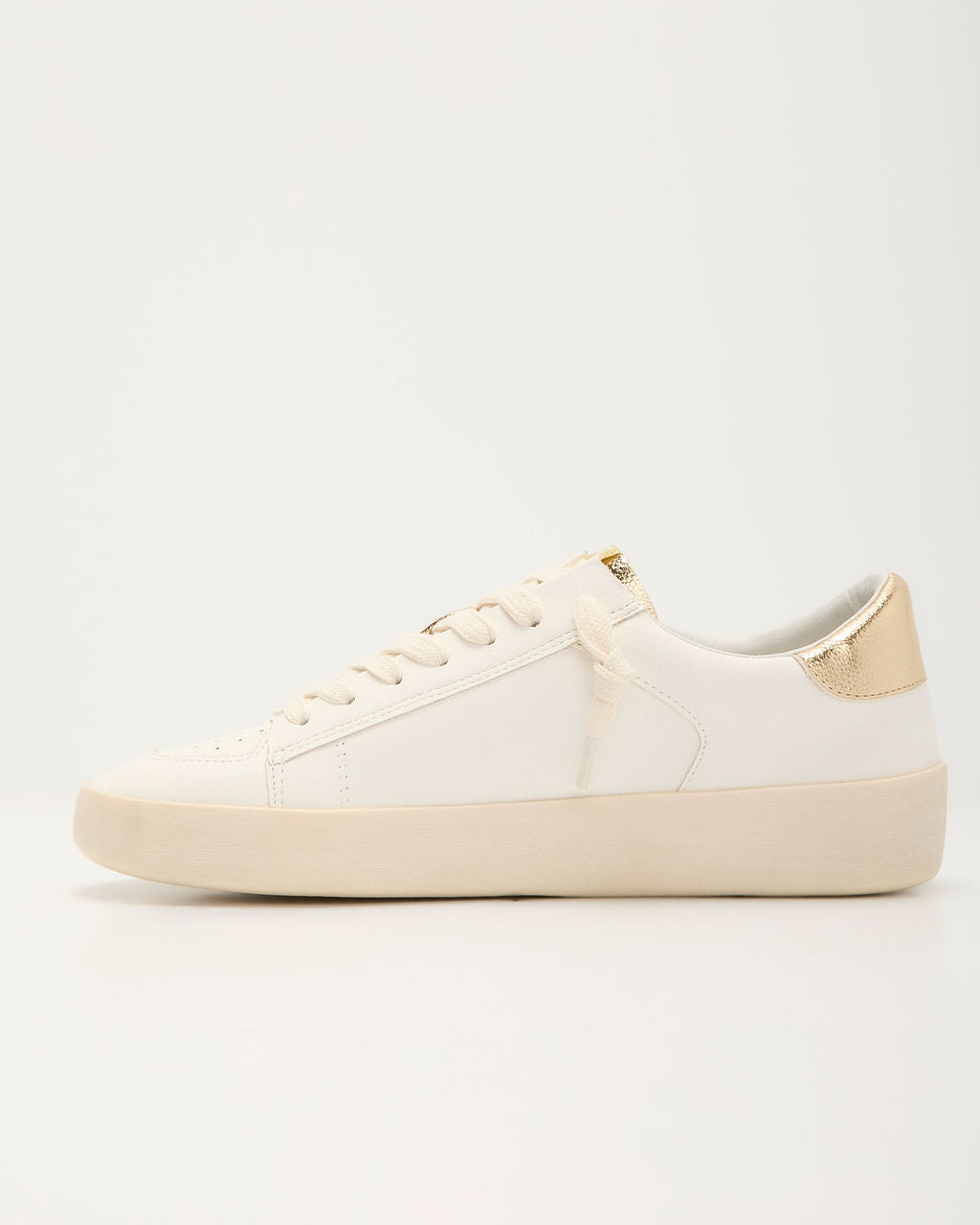 Soft Riot Embossed Star Sneakers-chiciza