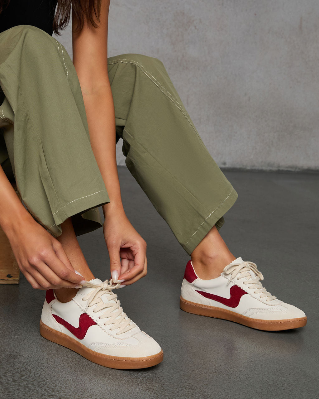 Right Catch Sneakers-chiciza