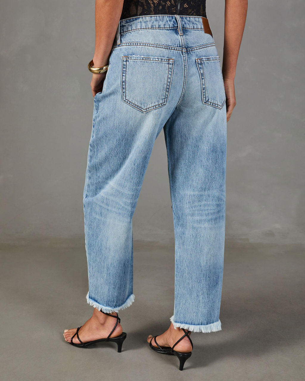 Reworked Frame Rigid Mid Rise Distressed Barrel Leg Jeans-chiciza