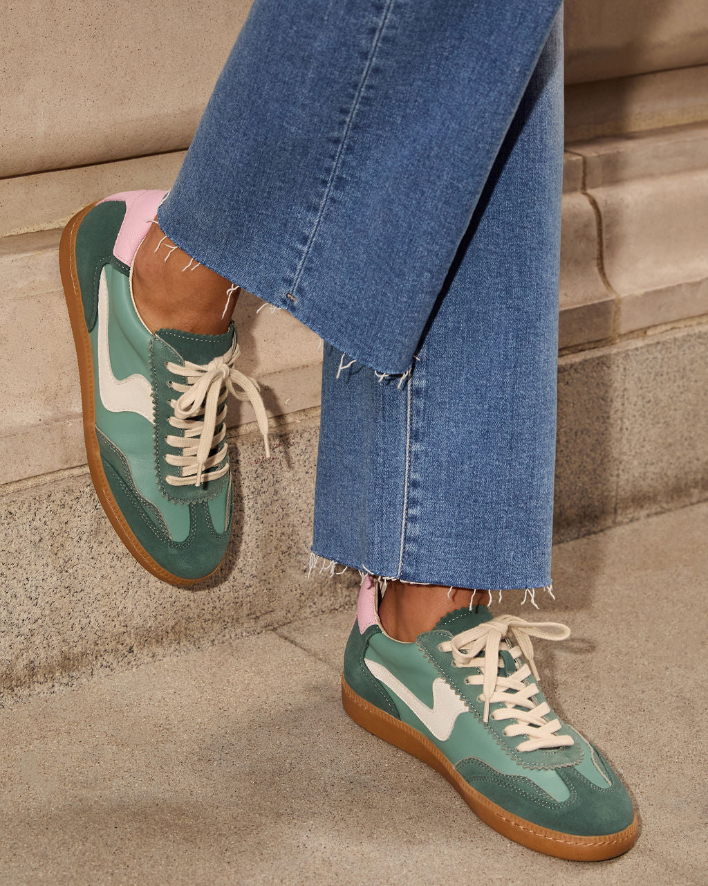 Right Catch Sneakers-chiciza