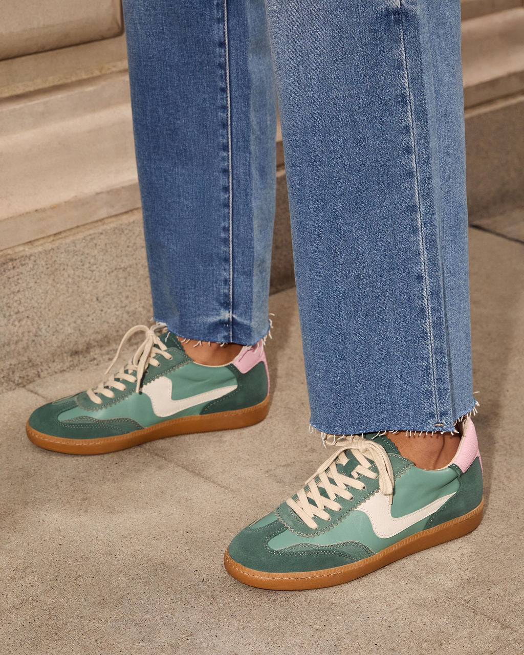 Right Catch Sneakers-chiciza