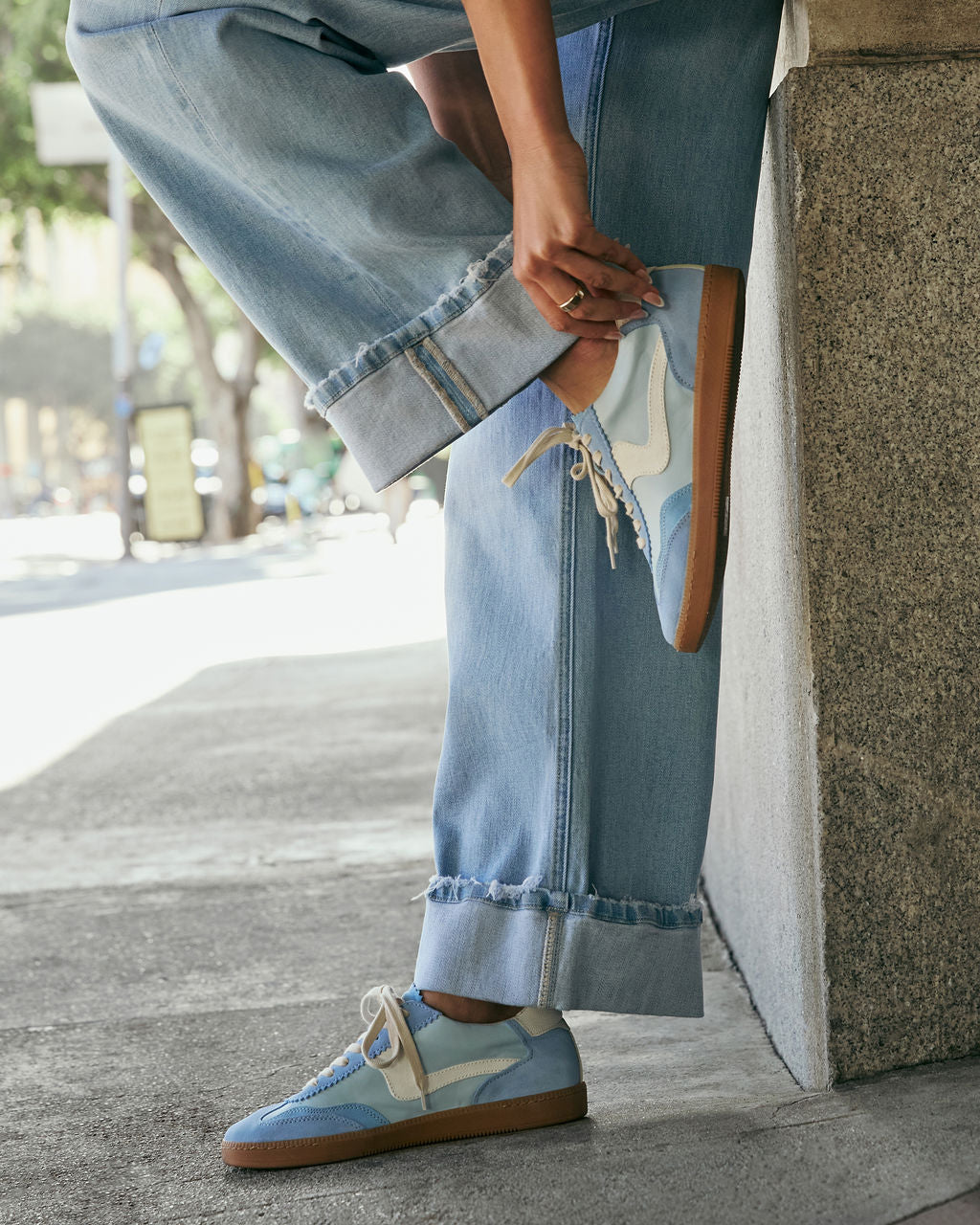 Right Catch Sneakers-chiciza