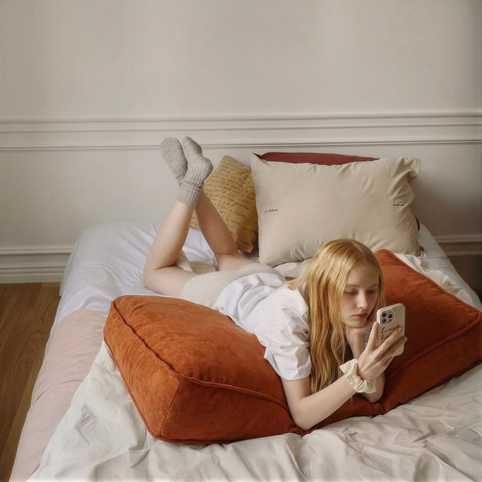 Wave-Shaped Backrest Pillow