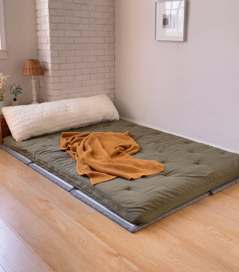 Japanese Floor Mattress Setup 