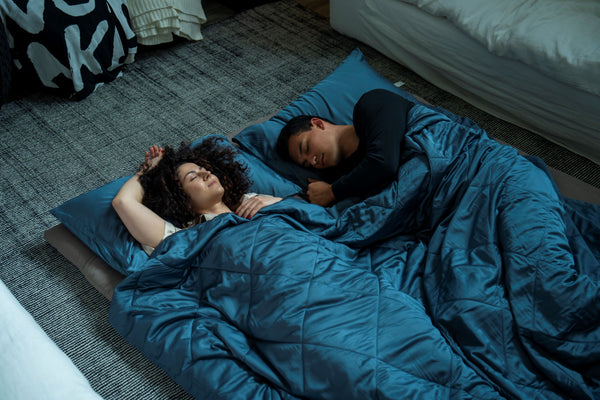 sleep with cooling comforter