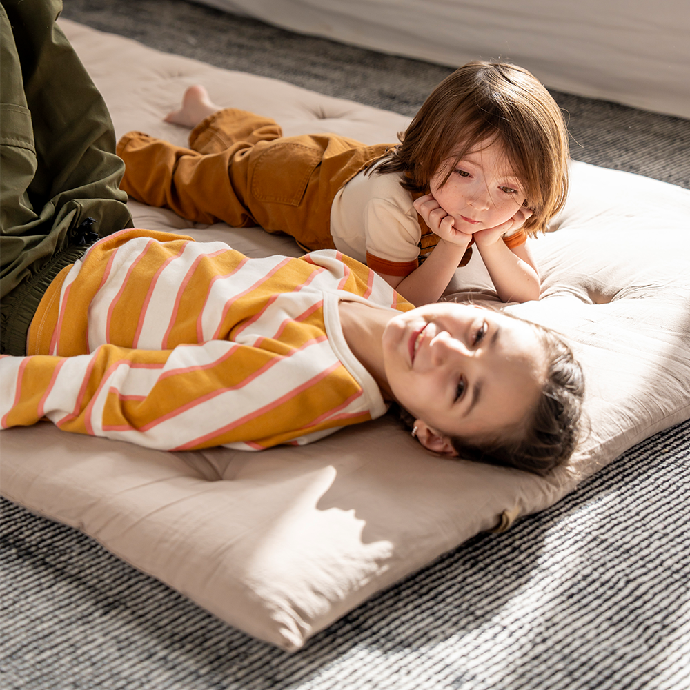 does sleep with your legs straight make you taller