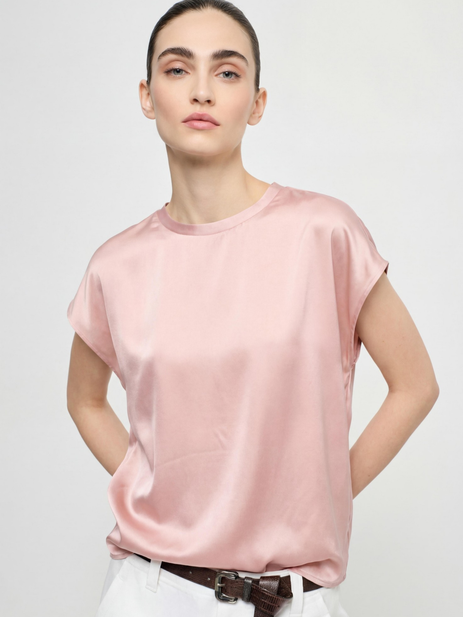 Luxurious Pink Silk Short Blouse – Elegant Women’s Top