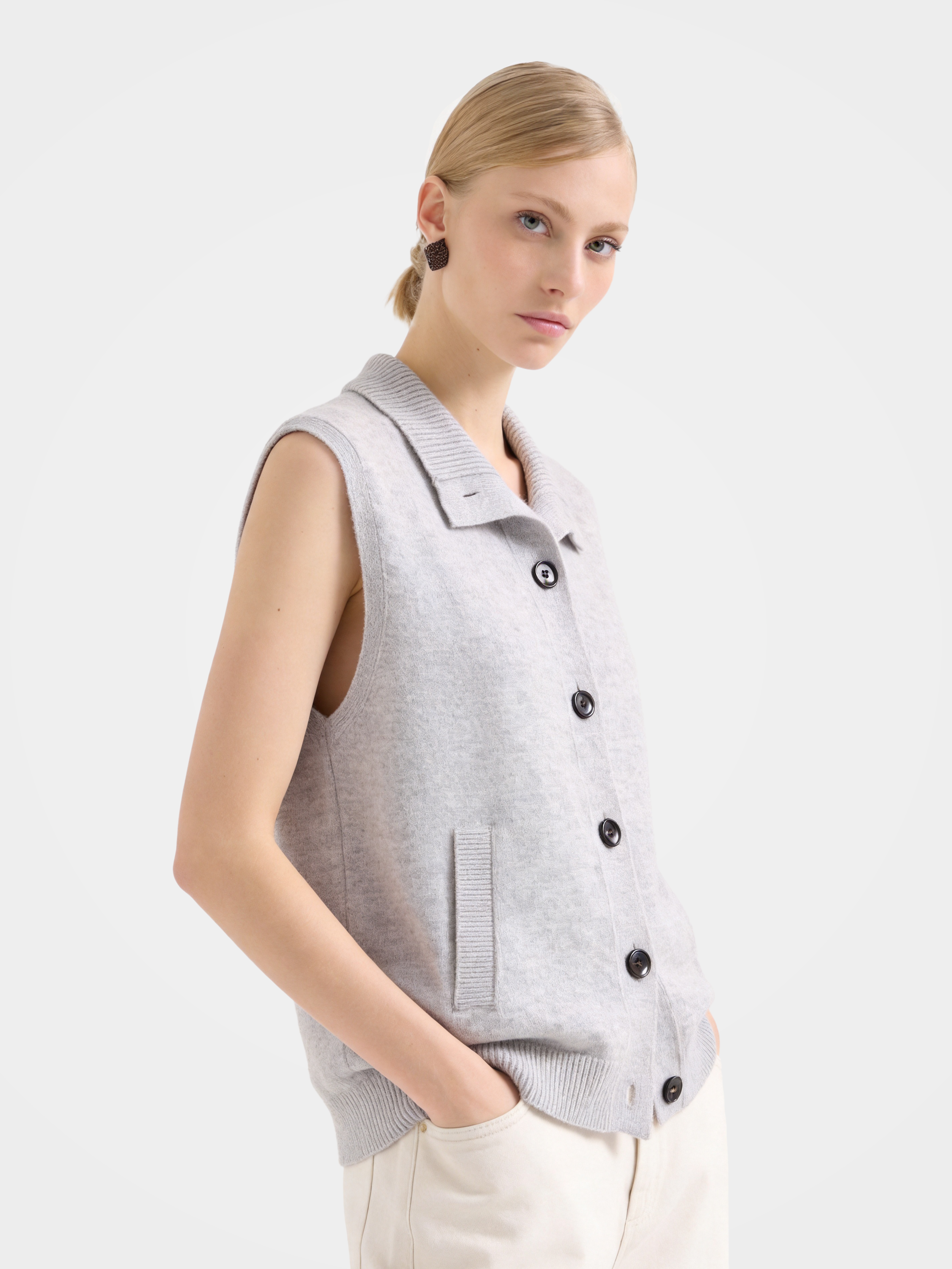 Soft 100% Mongolian Cashmere Sleeveless Knit Vest