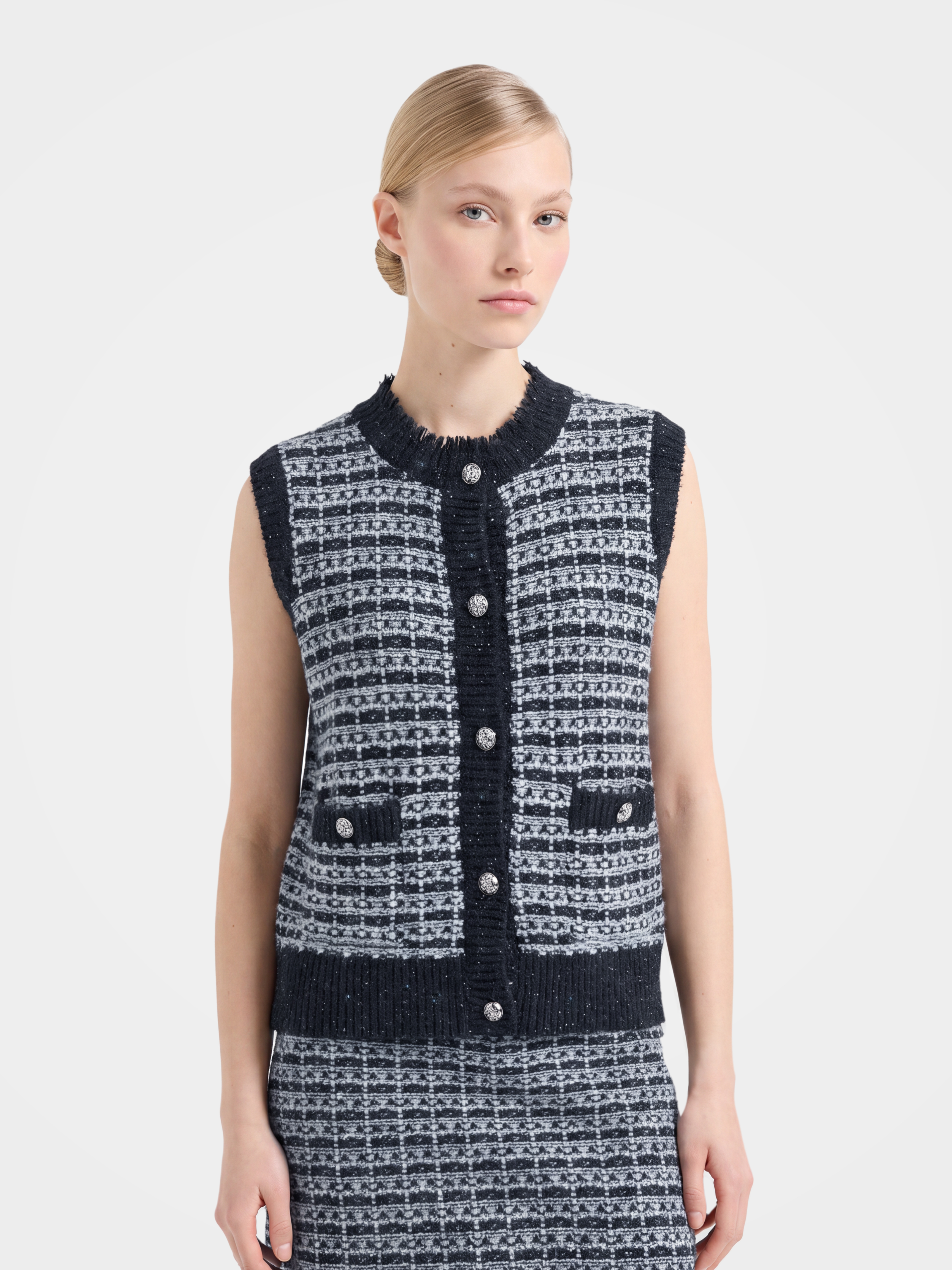 100% Cashmere Tweed-Inspired Button-Front Knit Vest Top Knit Sweaters 