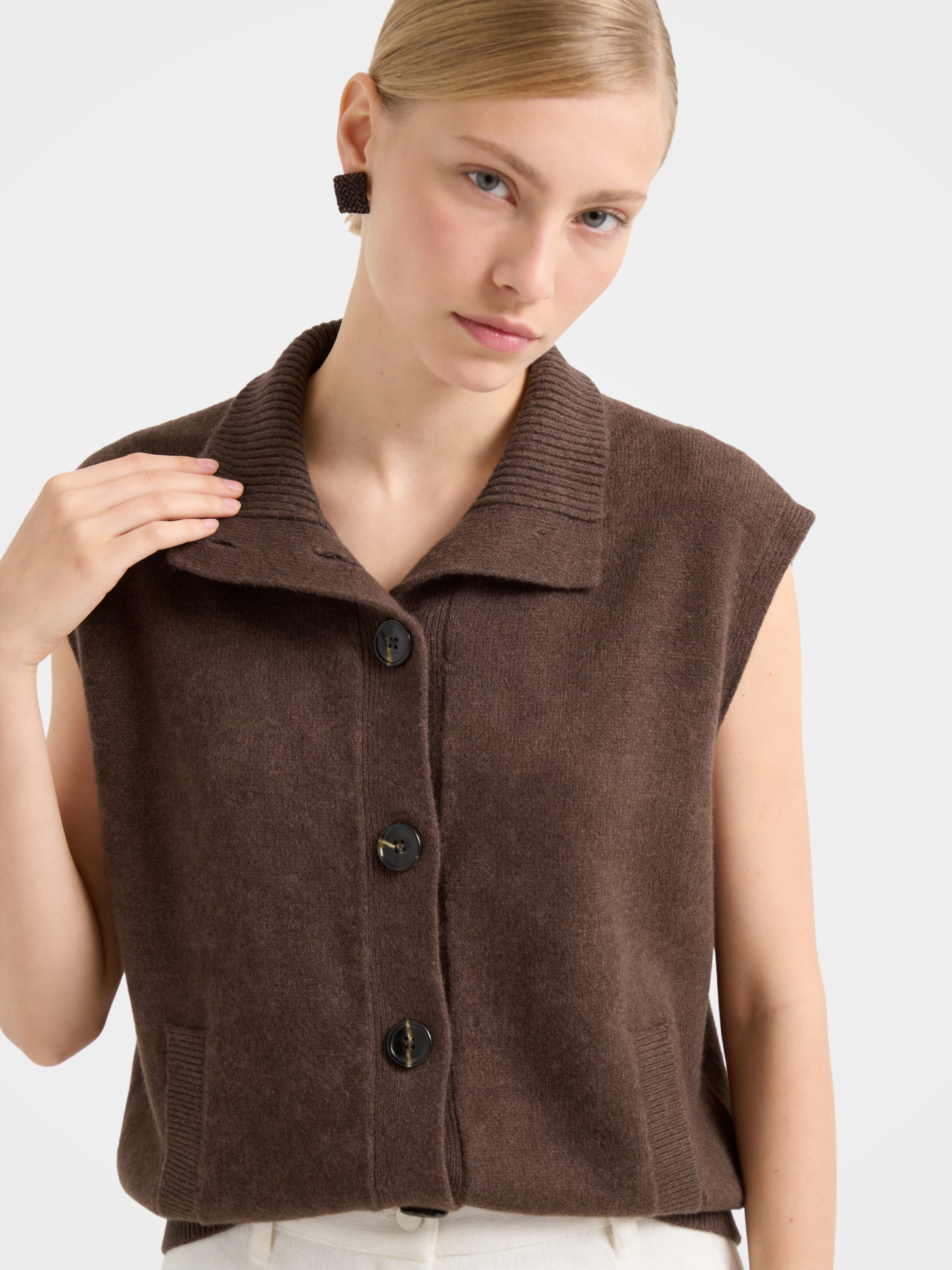 Soft 100% Mongolian Cashmere Sleeveless Knit Vest