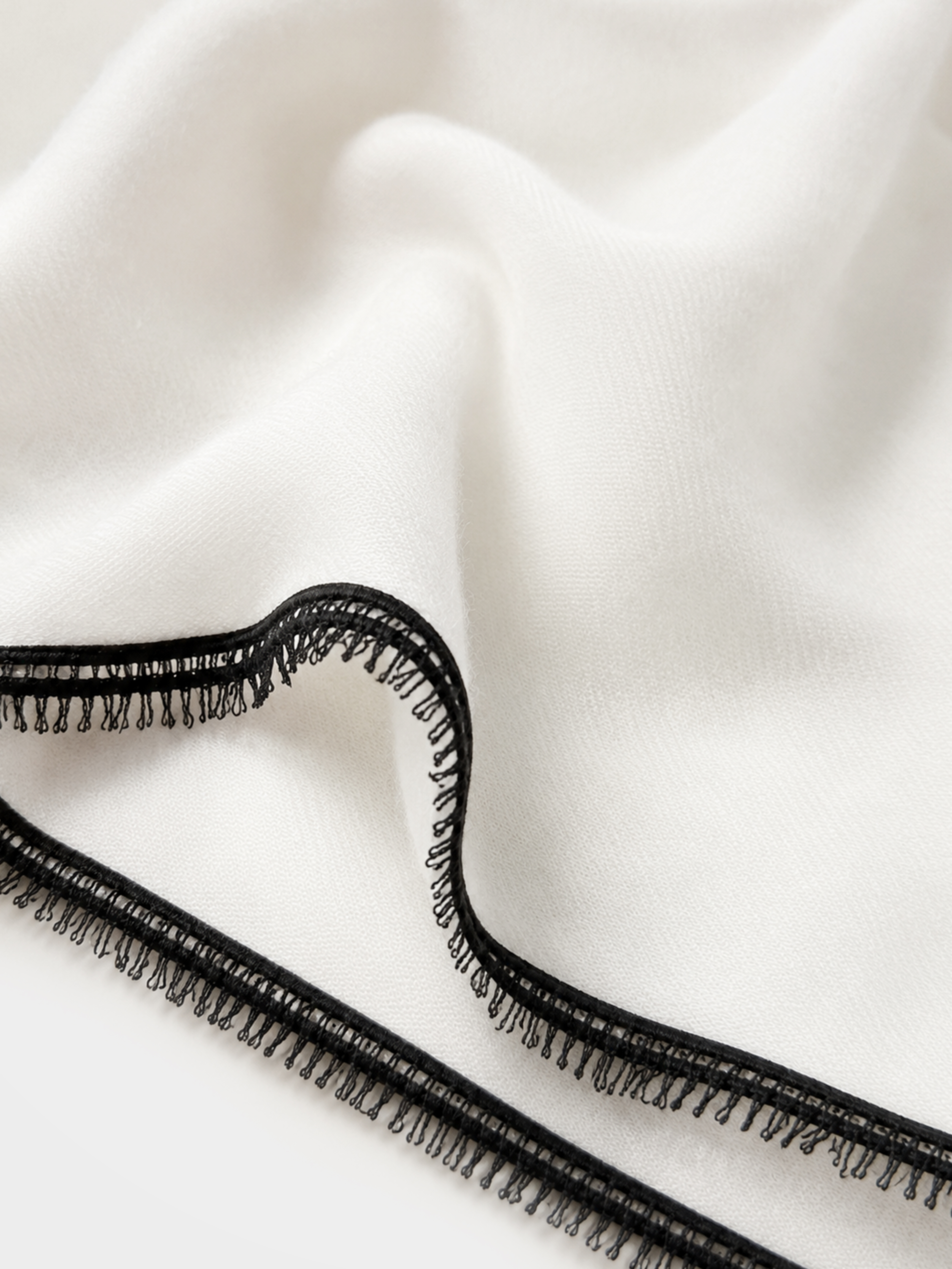 Quiet Luxury 100% Cashmere Contrast Trim Scarf